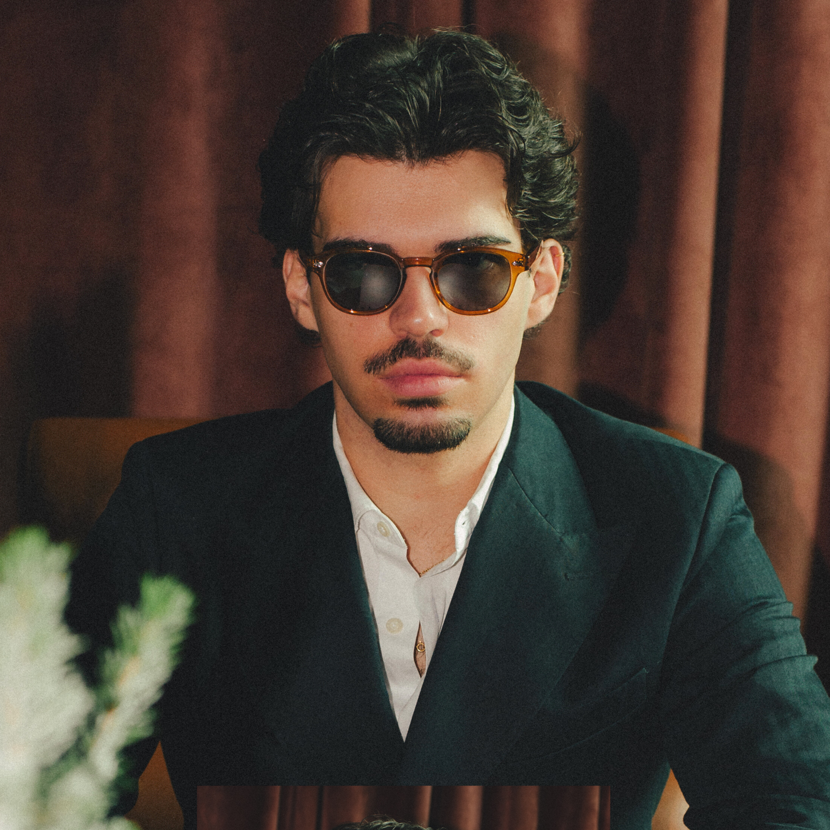 LE CORBUSIER / BROWN BLACK