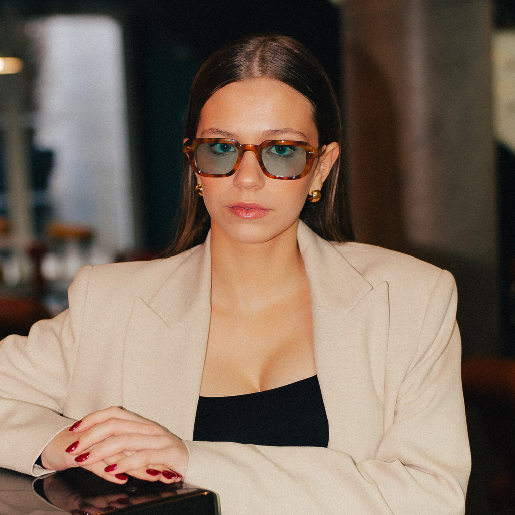 SIZA / LIGHT TORTOISE