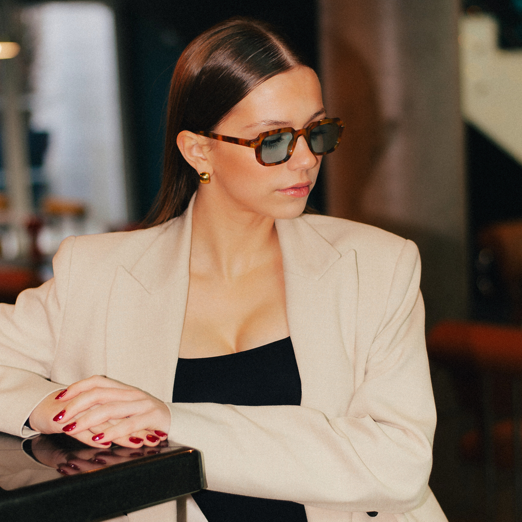 SIZA / LIGHT TORTOISE