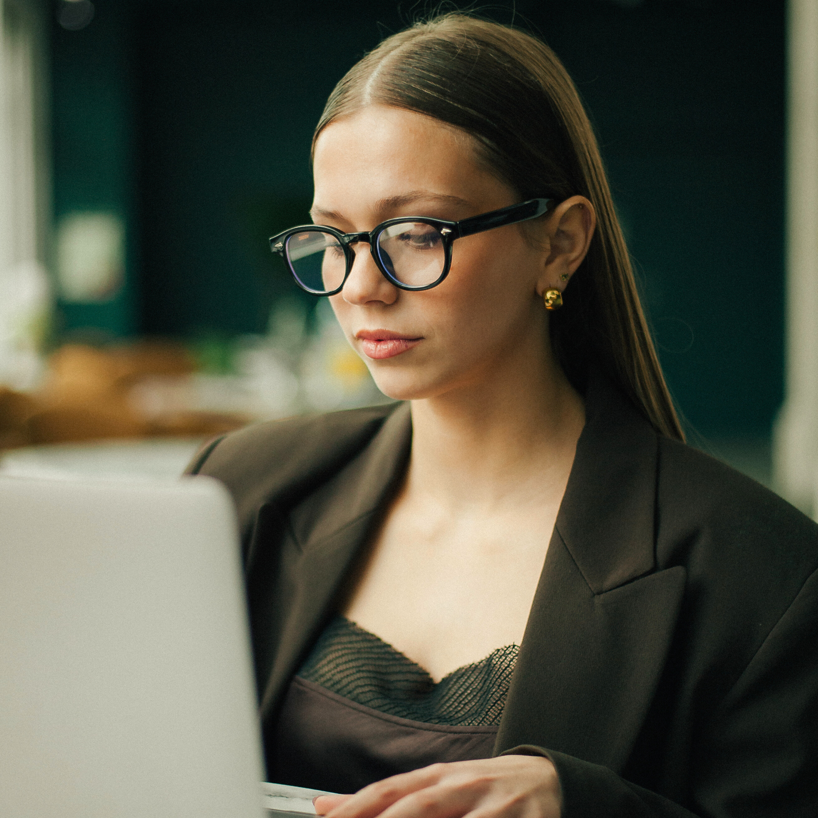 LE CORBUISER / BLACK BLUE LIGHT
