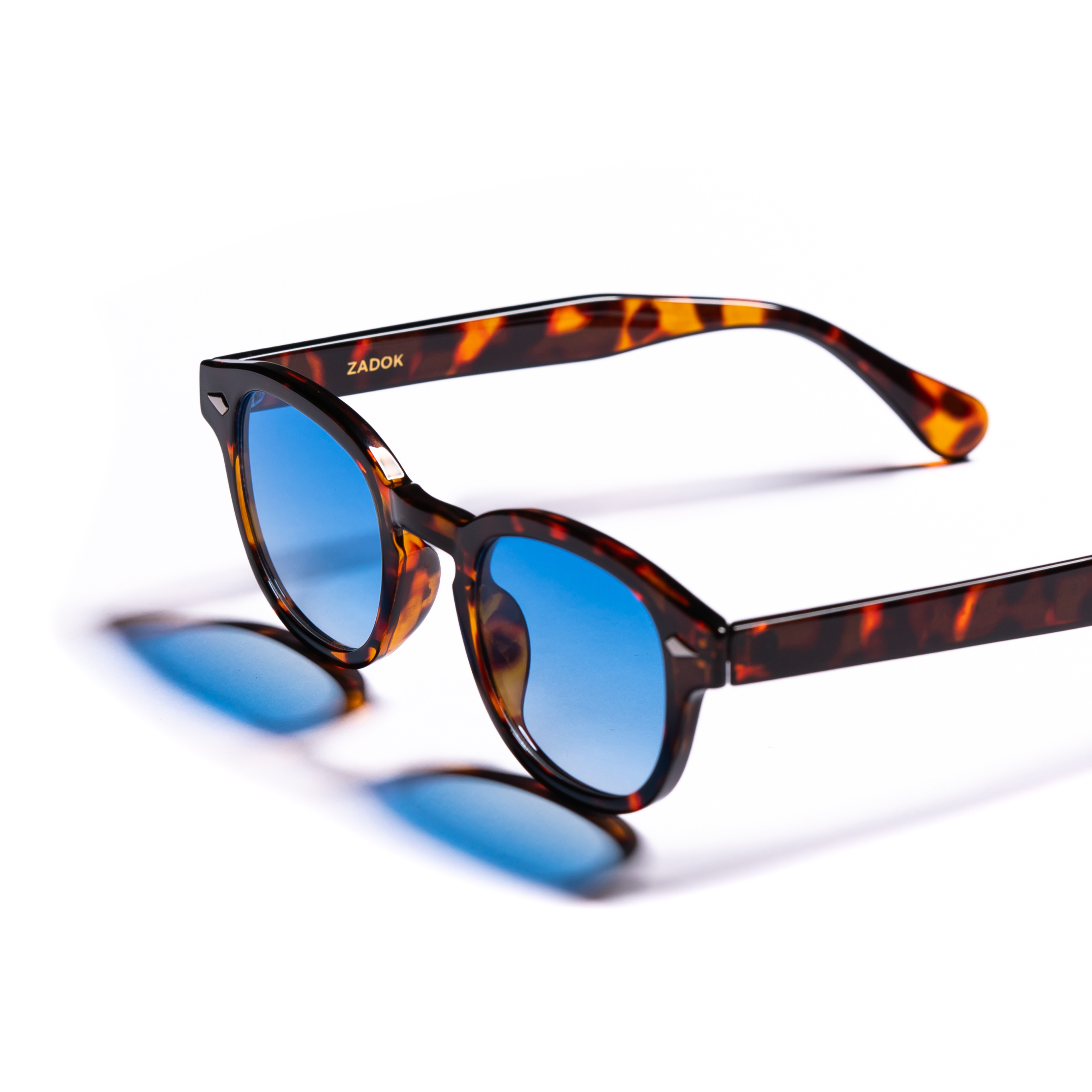 LE CORBUSIER / TORTOISE DEEP BLUE