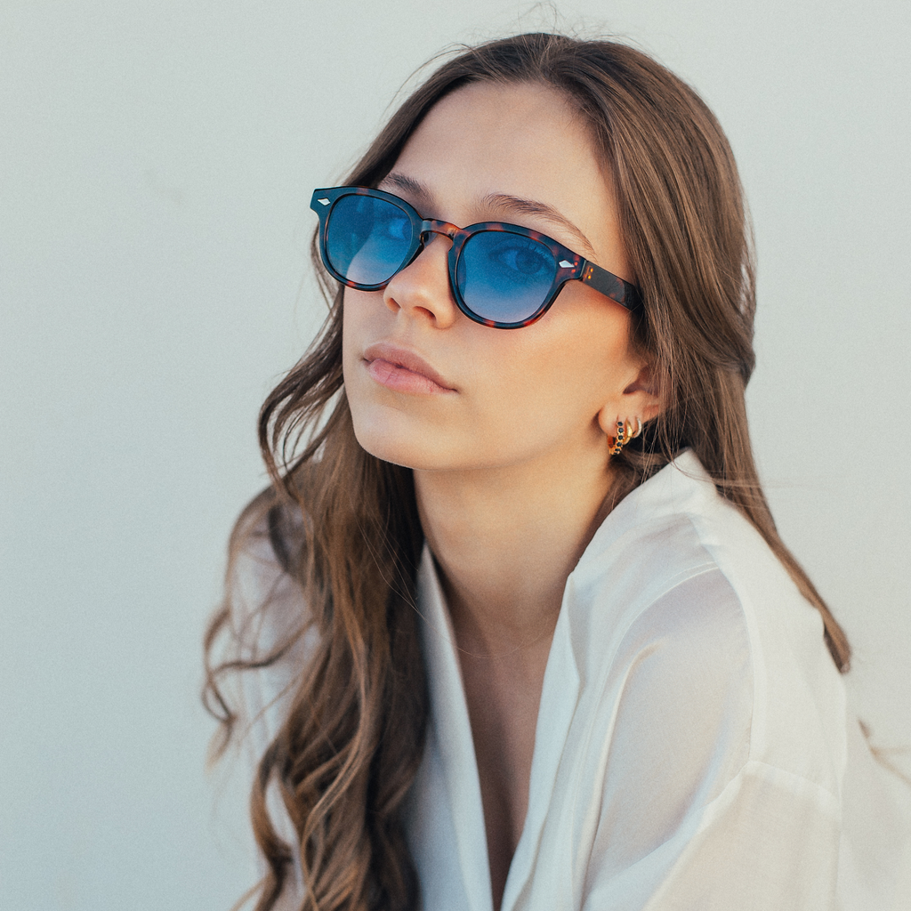 LE CORBUSIER / TORTOISE DEEP BLUE